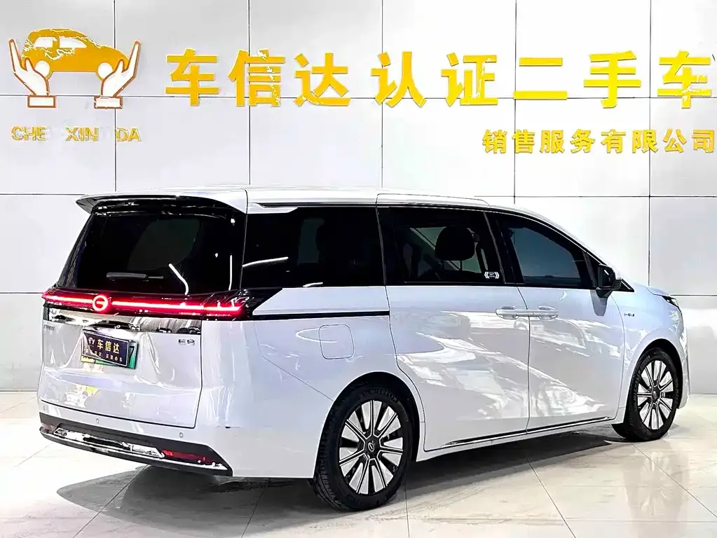 GAC Motor 传祺E8 PHEV — фото 9