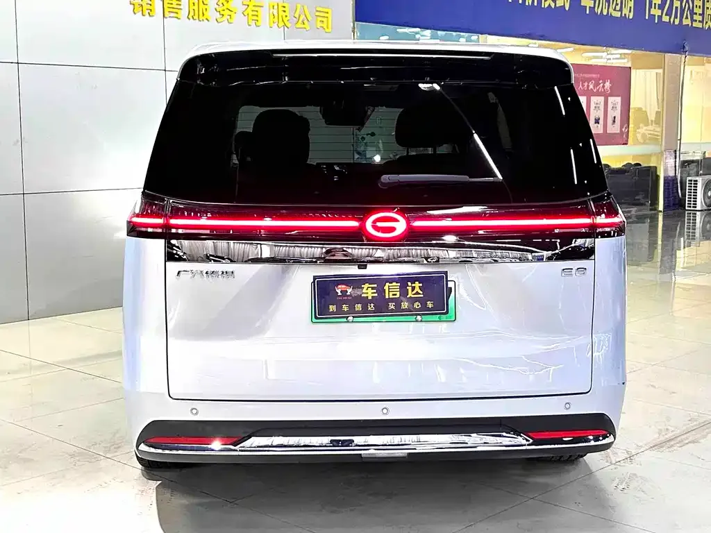 GAC Motor 传祺E8 PHEV — фото 8