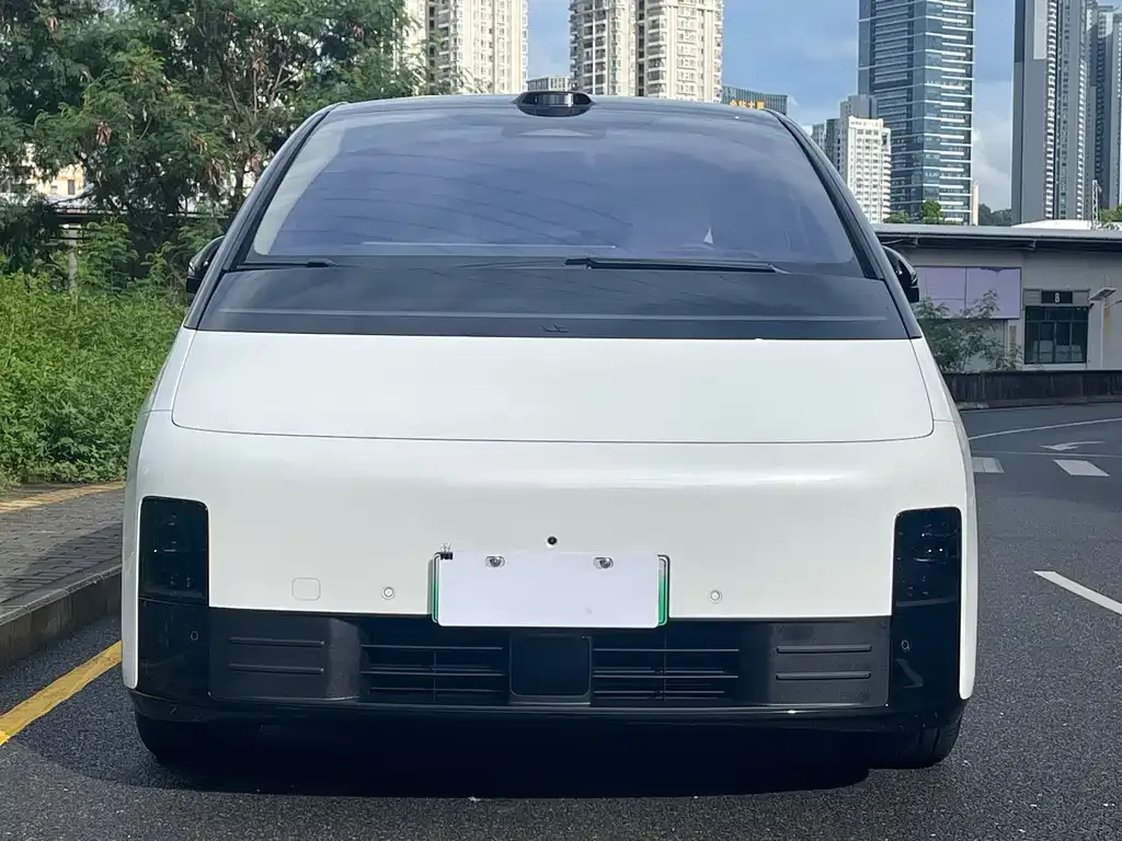 Li Auto MEGA — фото 9