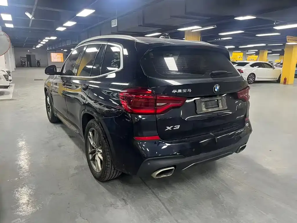 BMW X3 — фото 9