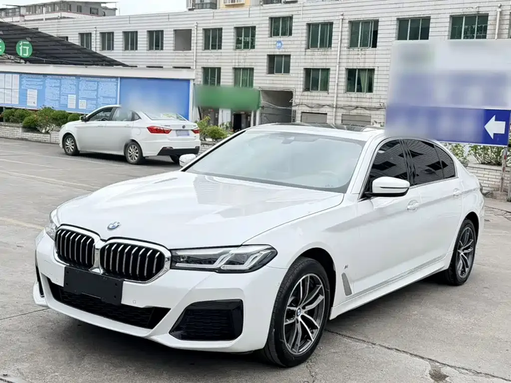 BMW 5 Series — фото 1