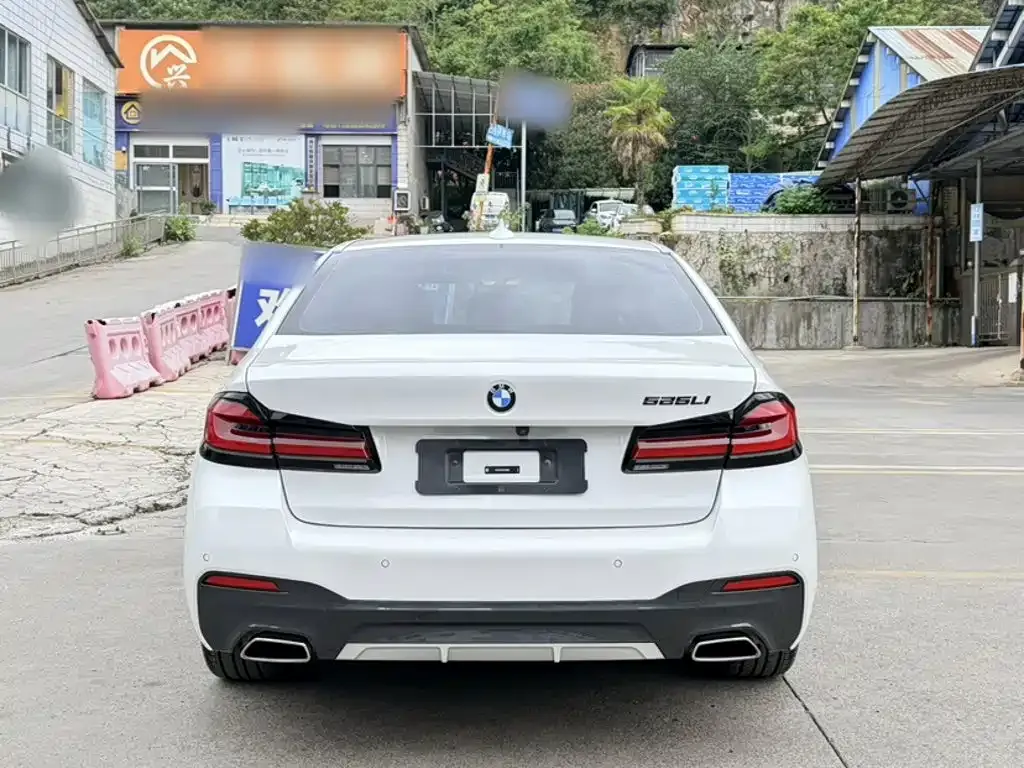 BMW 5 Series — фото 5