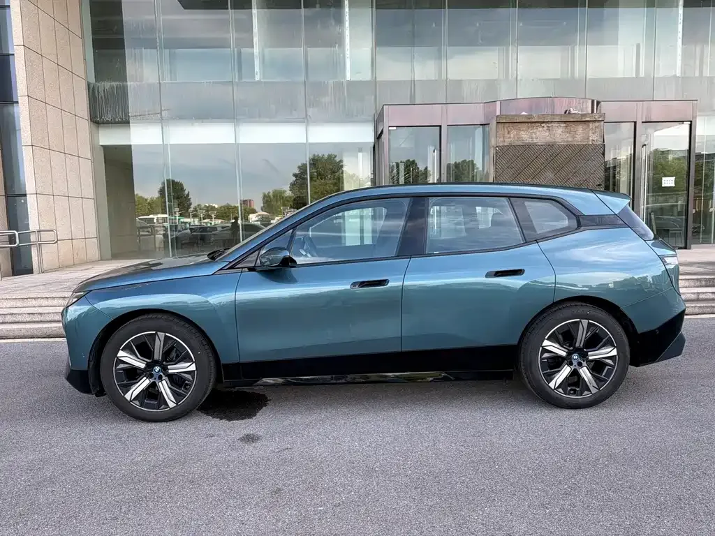 BMW iX — фото 10