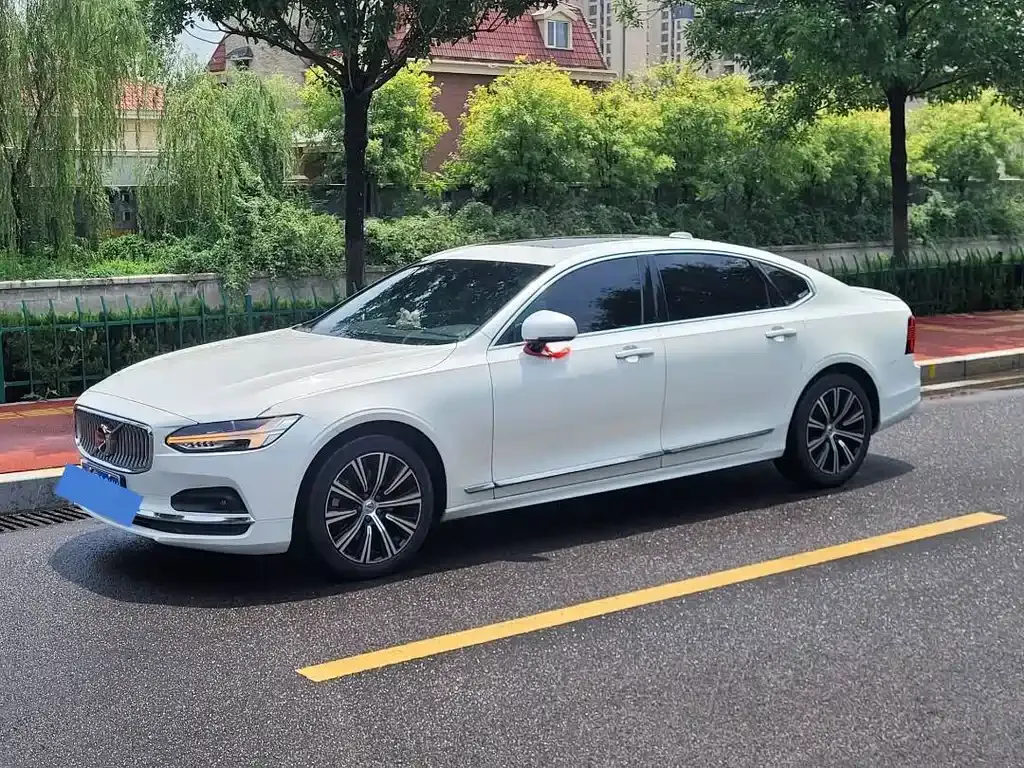 Volvo S90 — фото 1