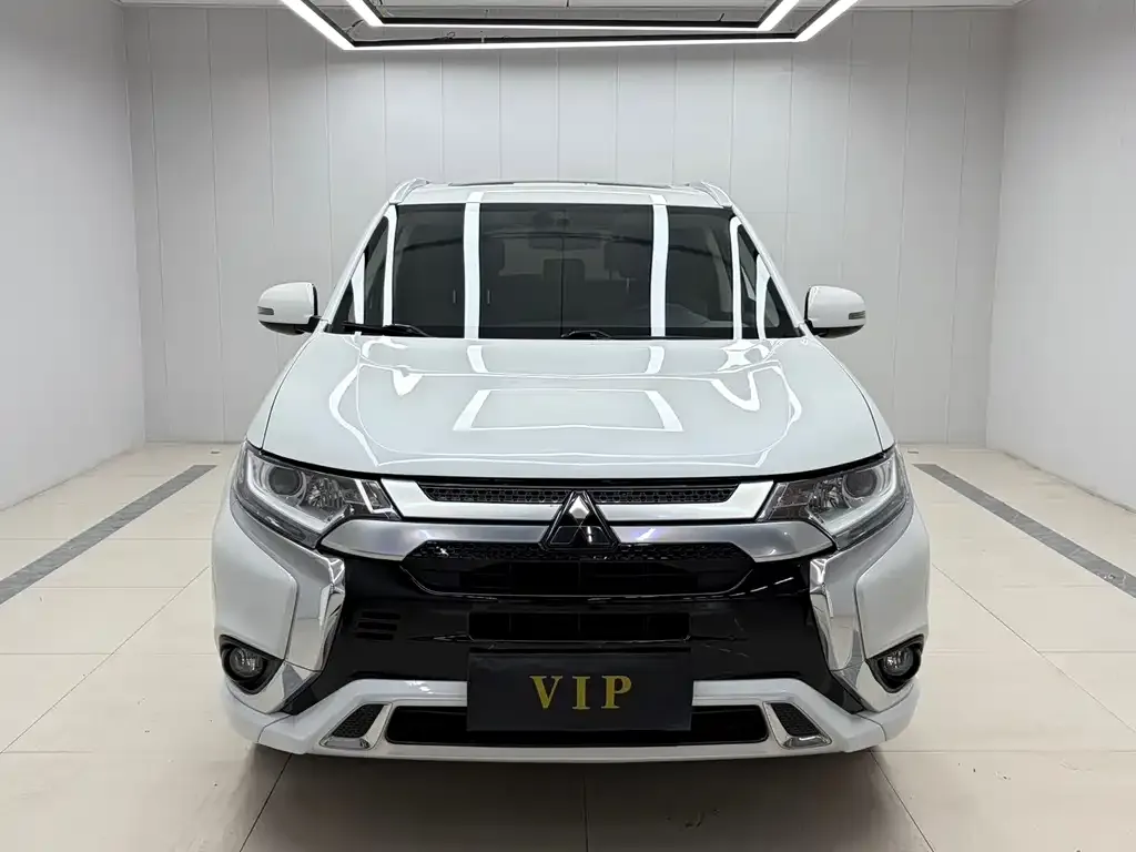 Mitsubishi Outlander — фото 2