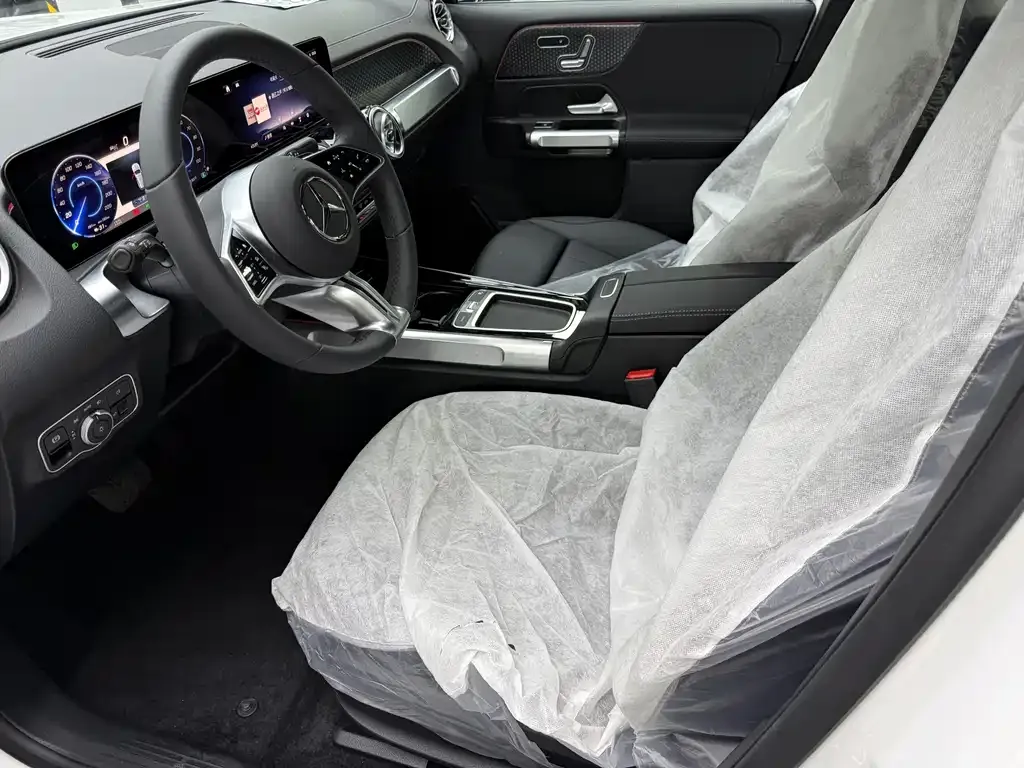Mercedes-Benz EQB — фото 10