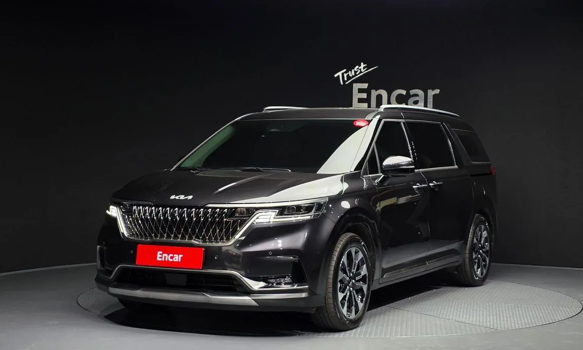 Kia Carnival — фото 1