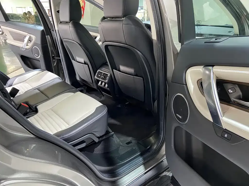 Land Rover Discovery Sport — фото 10