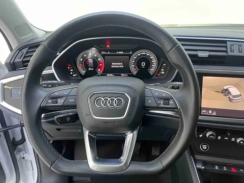 Audi Q3 — фото 6