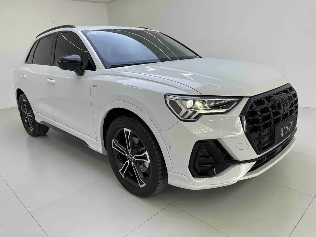 Audi Q3 — фото 10
