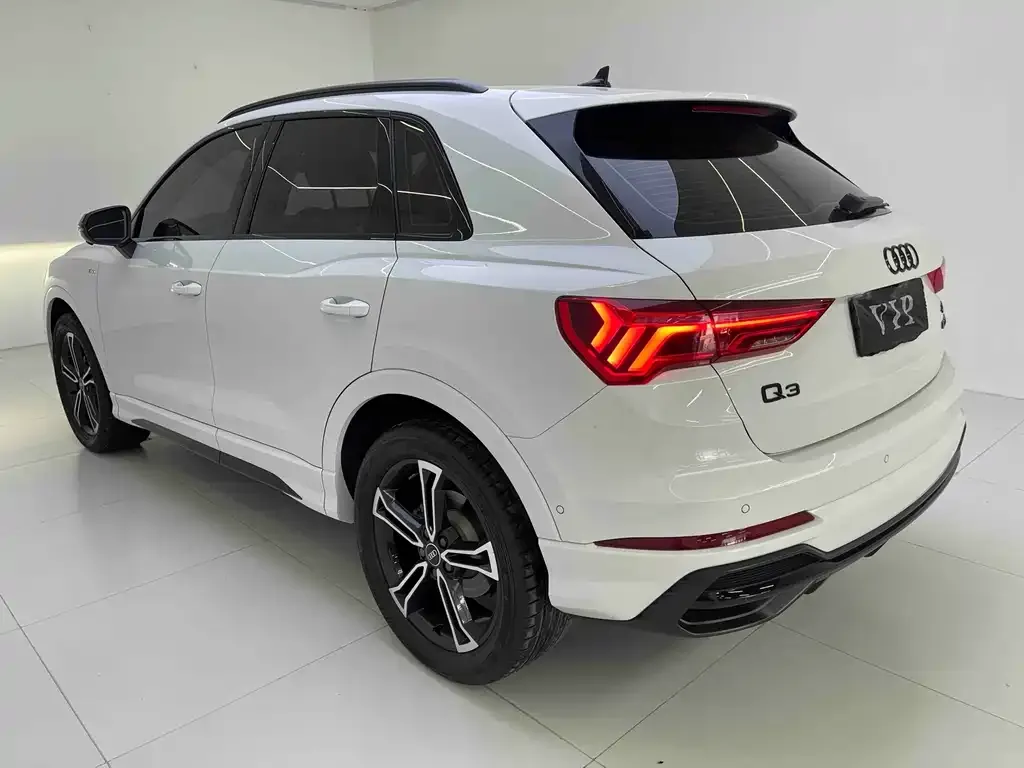 Audi Q3 — фото 7