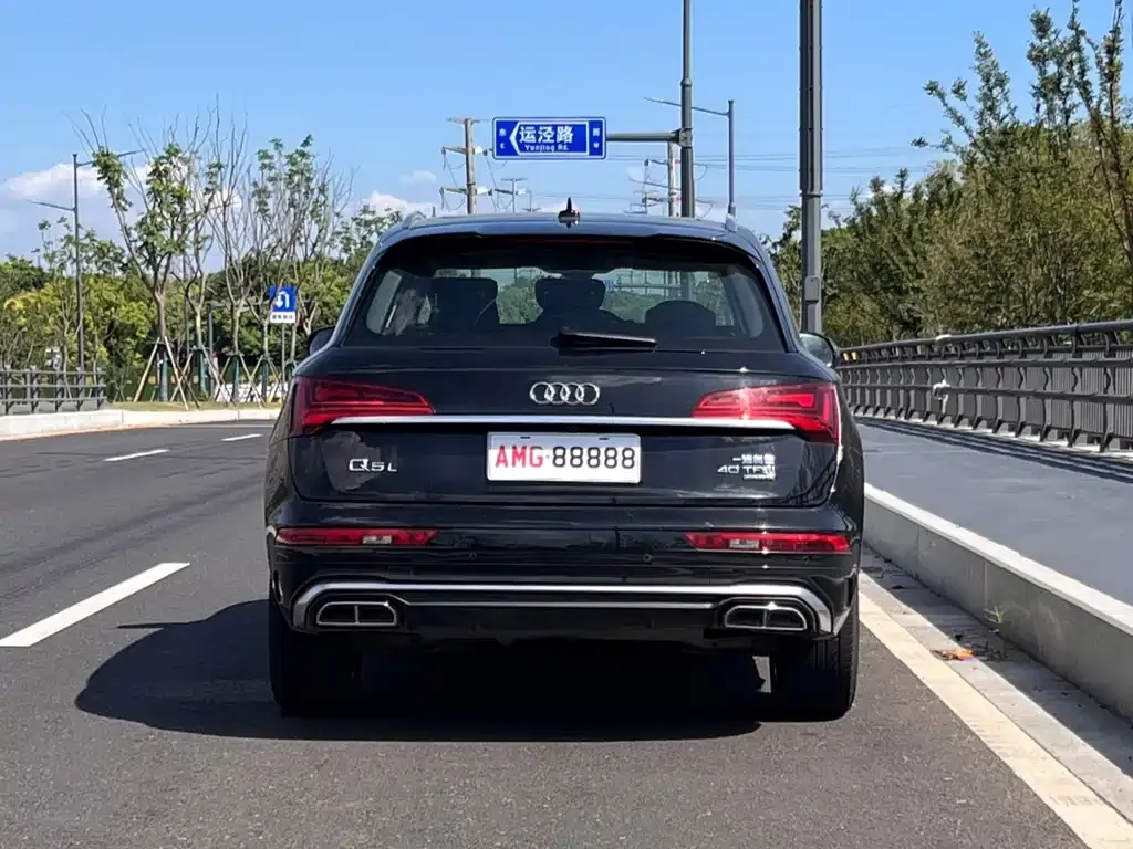 Audi Q5L — фото 2