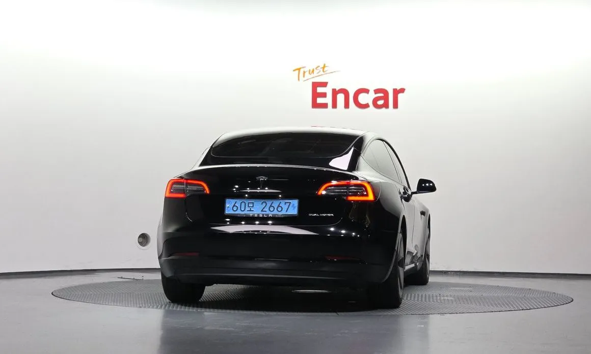Tesla Model 3 — фото 3