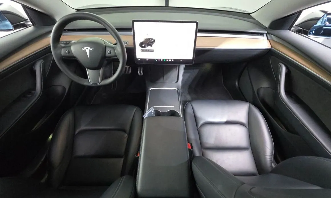 Tesla Model 3 — фото 4