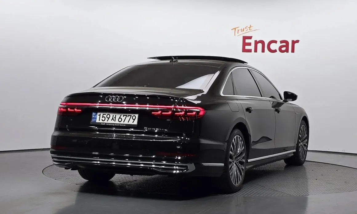 Audi A8 — фото 3