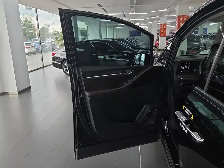 GAC Motor Trumpchi M8 — фото 3