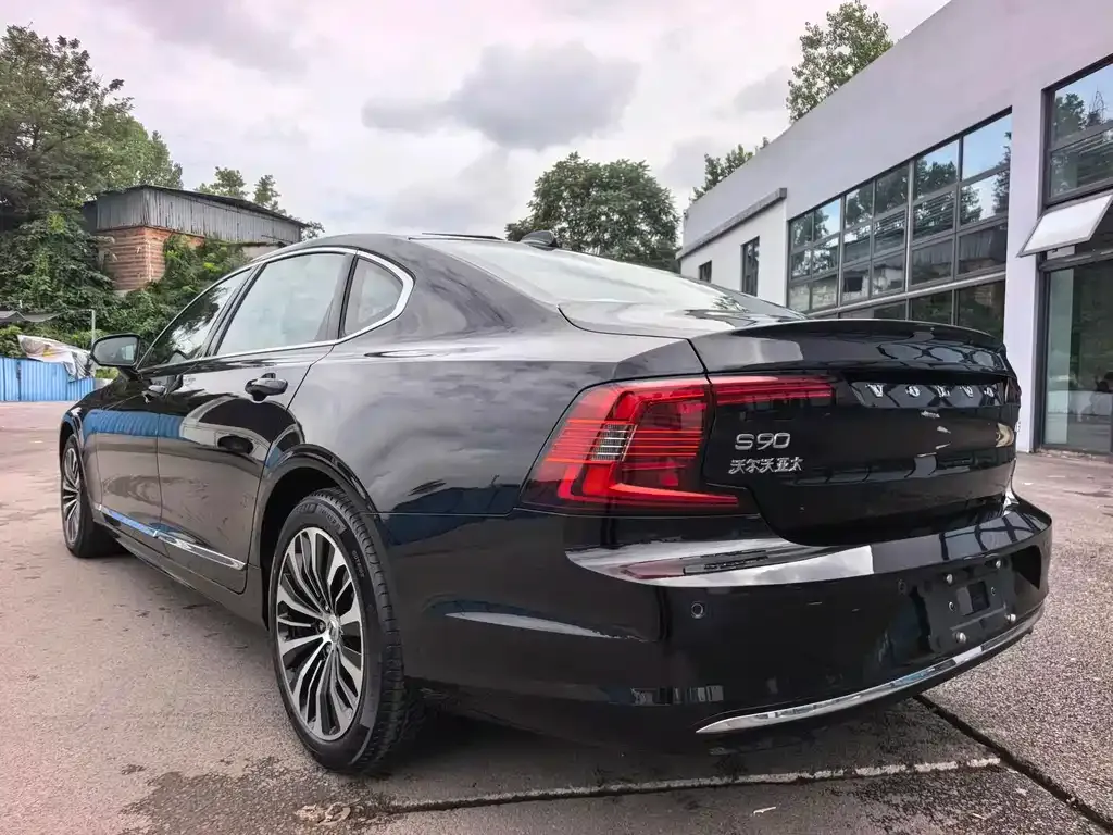 Volvo S90 — фото 4