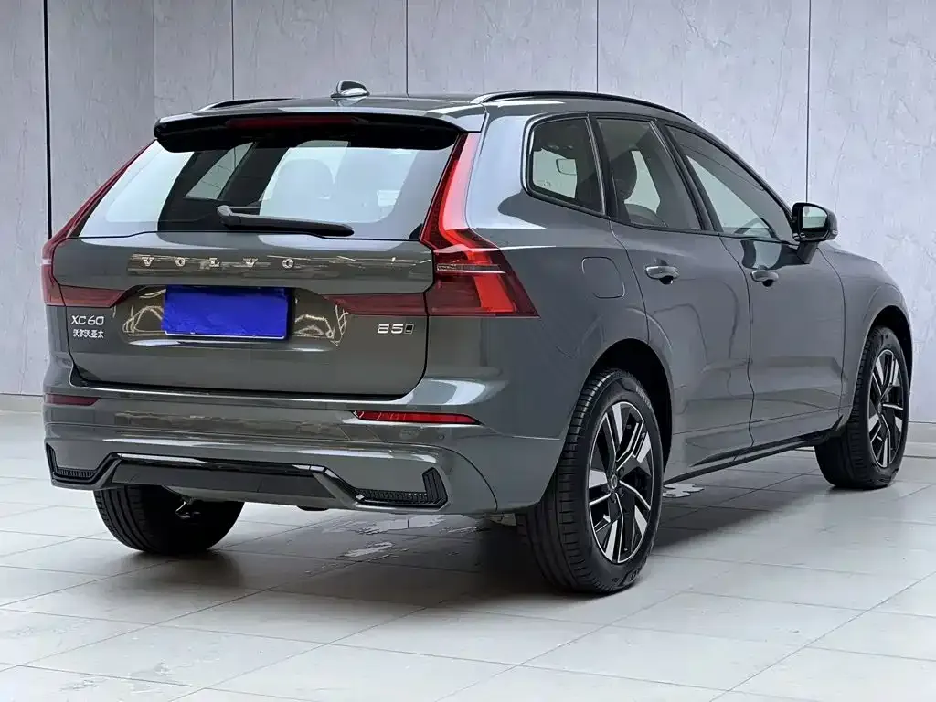 Volvo XC60 — фото 4