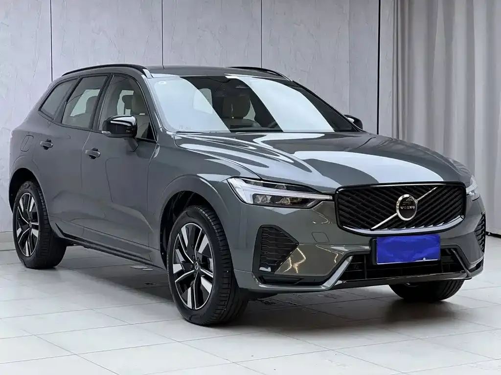Volvo XC60 — фото 10
