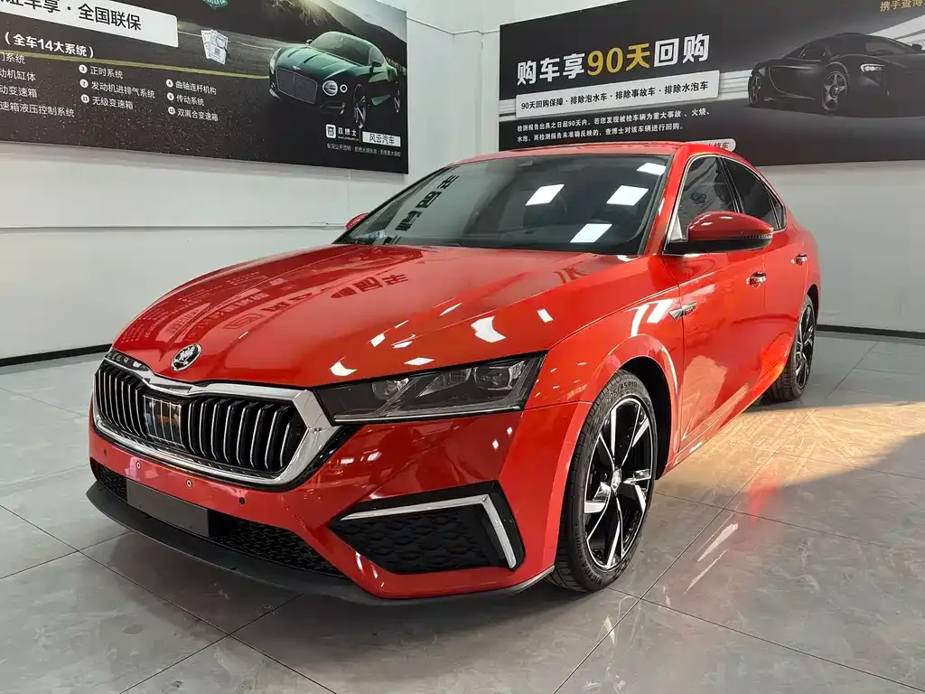 Skoda Octavia — фото 1