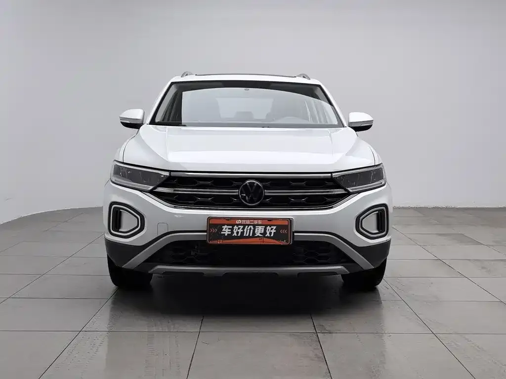 Volkswagen T-Roc — фото 6