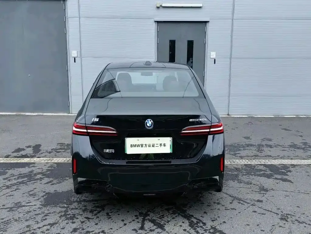 BMW i5 — фото 2