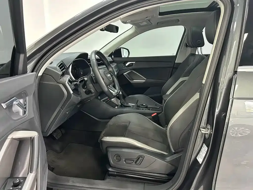Audi Q3 — фото 10
