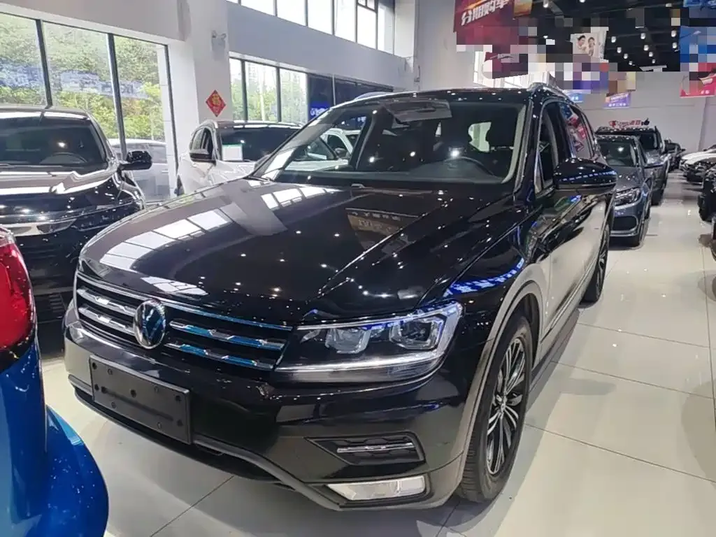 Volkswagen Tiguan L — фото 6