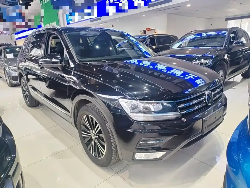 Volkswagen Tiguan L — фото 10