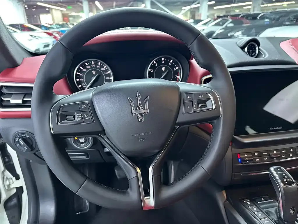 Maserati Ghibli — фото 5