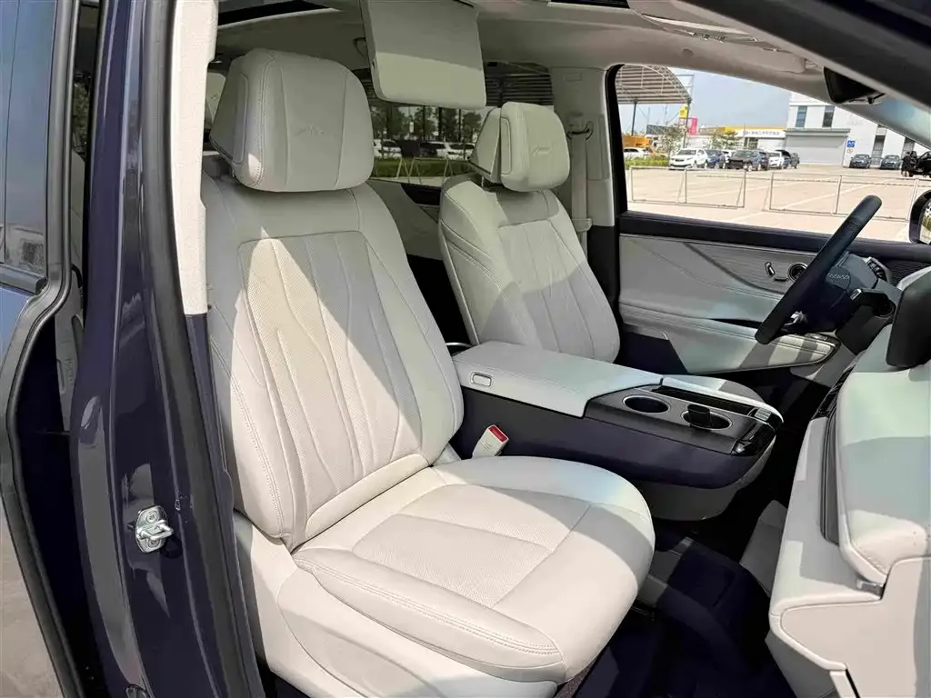 Buick GL8 Hybrid — фото 2