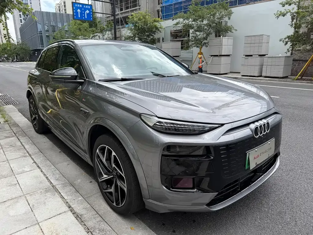 Audi Q6L e-tron — фото 9