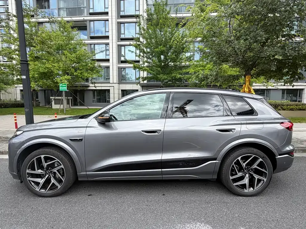 Audi Q6L e-tron — фото 6