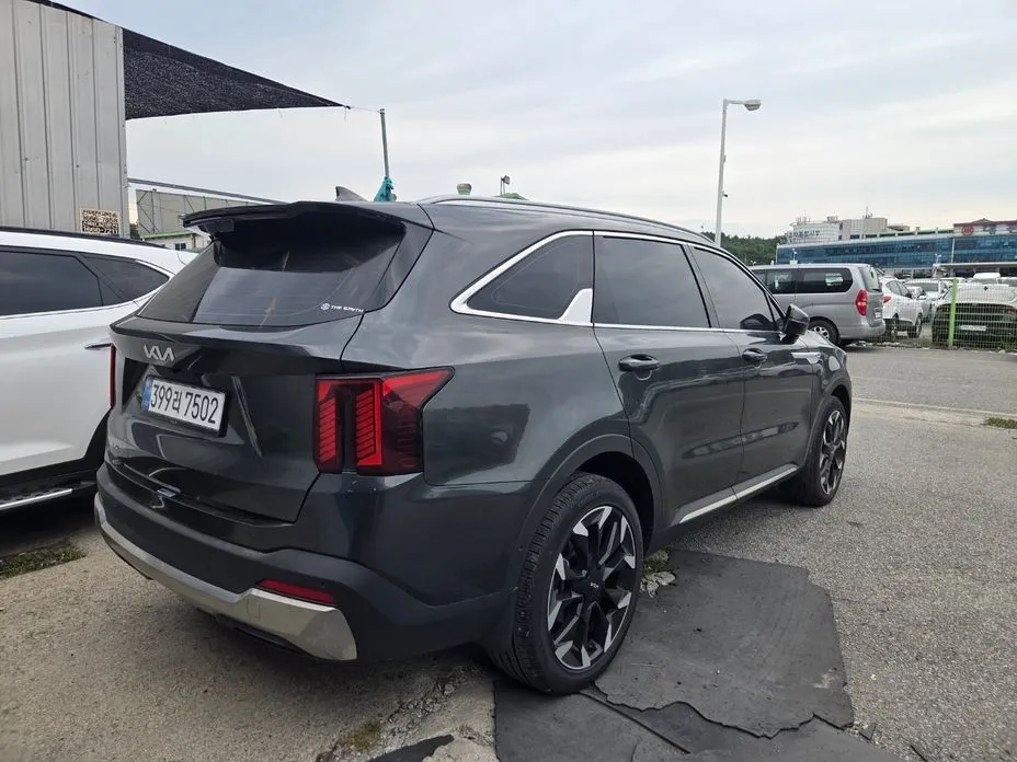 Kia Sorento — фото 6