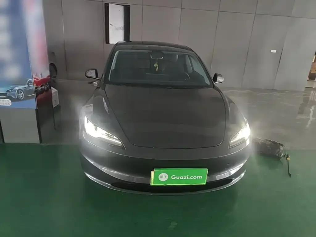 Tesla Model 3 — фото 10