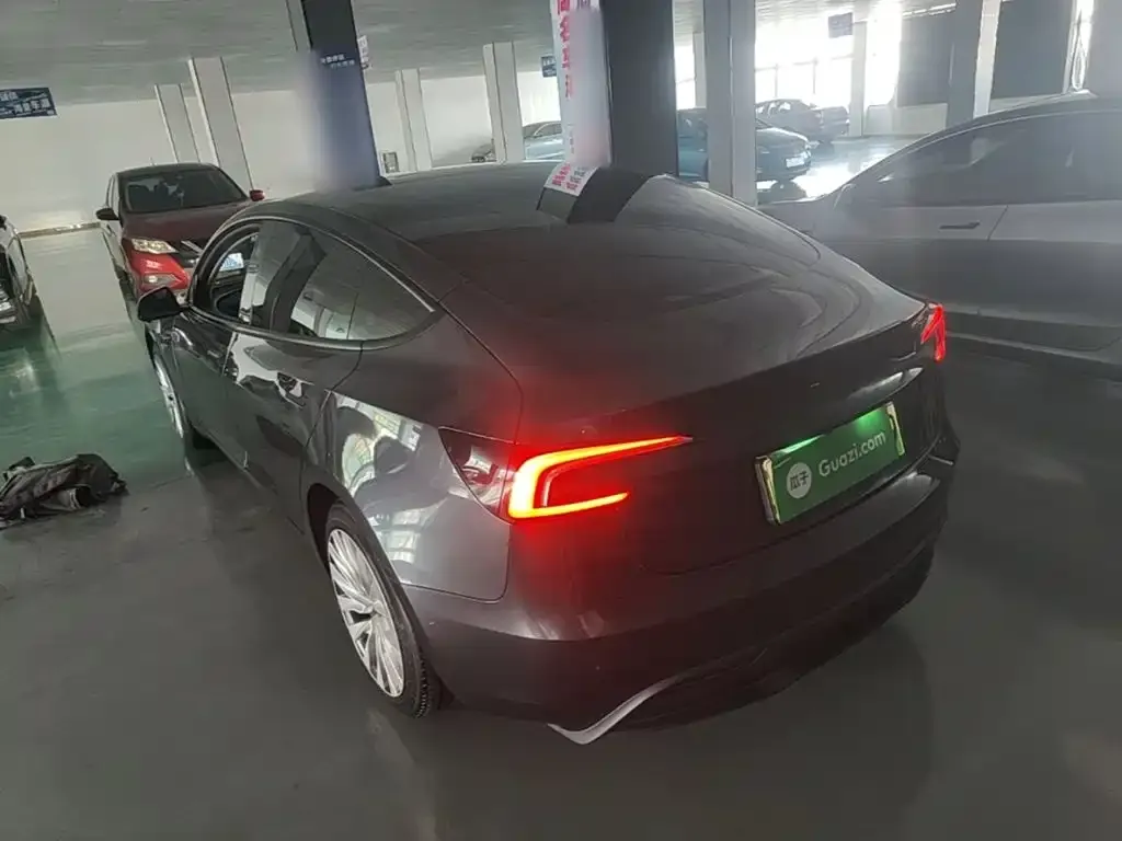 Tesla Model 3 — фото 5