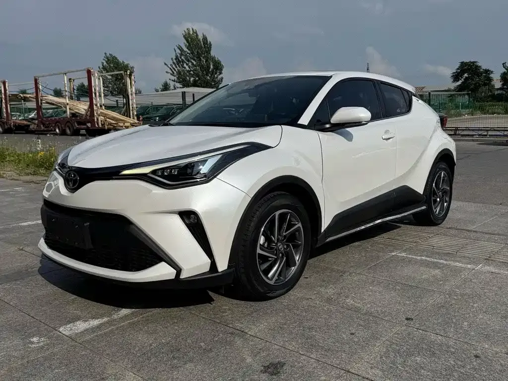 Toyota C-HR — фото 1