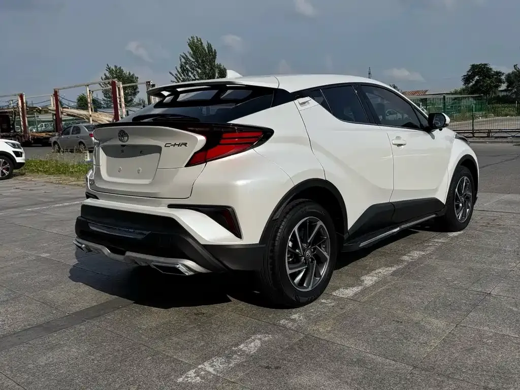 Toyota C-HR — фото 2
