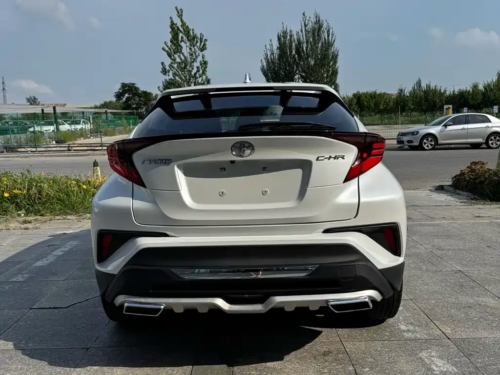Toyota C-HR — фото 8
