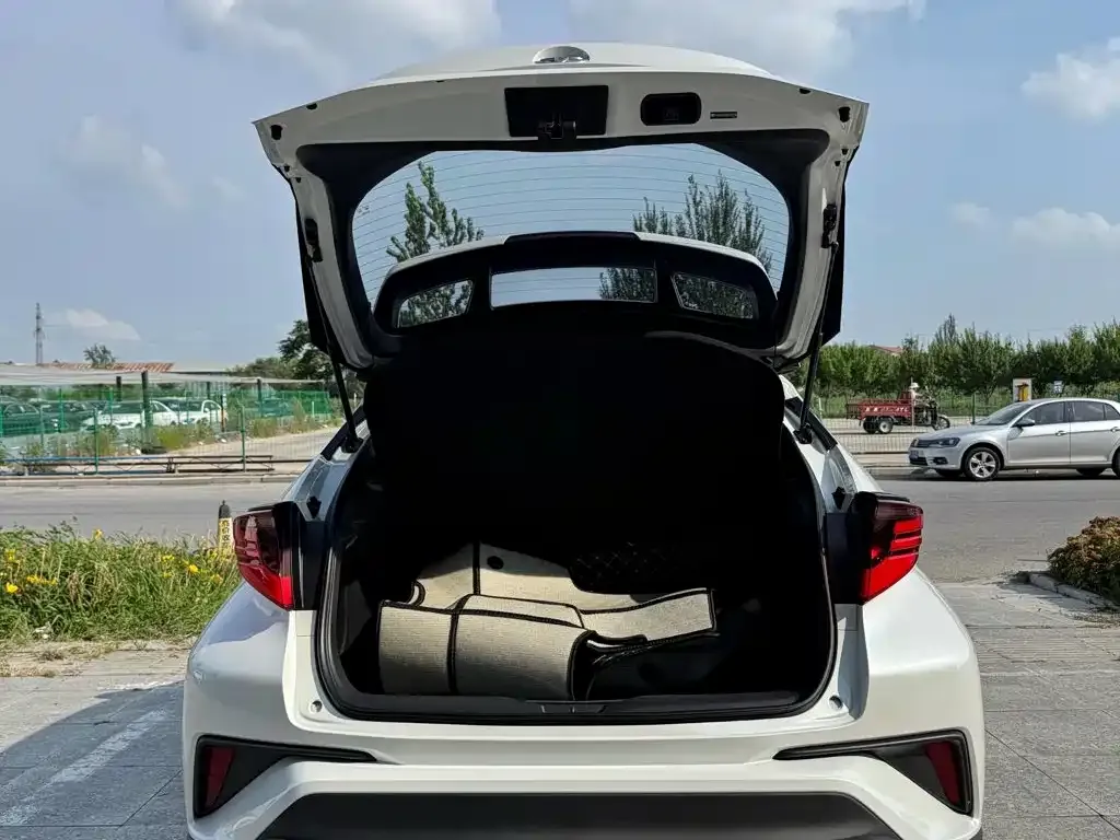 Toyota C-HR — фото 6
