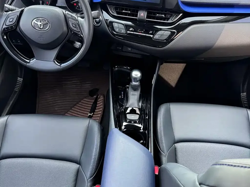 Toyota C-HR — фото 4