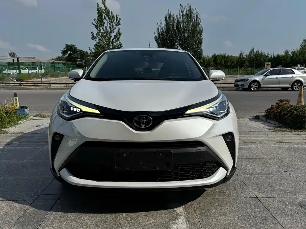 Toyota C-HR — фото 10