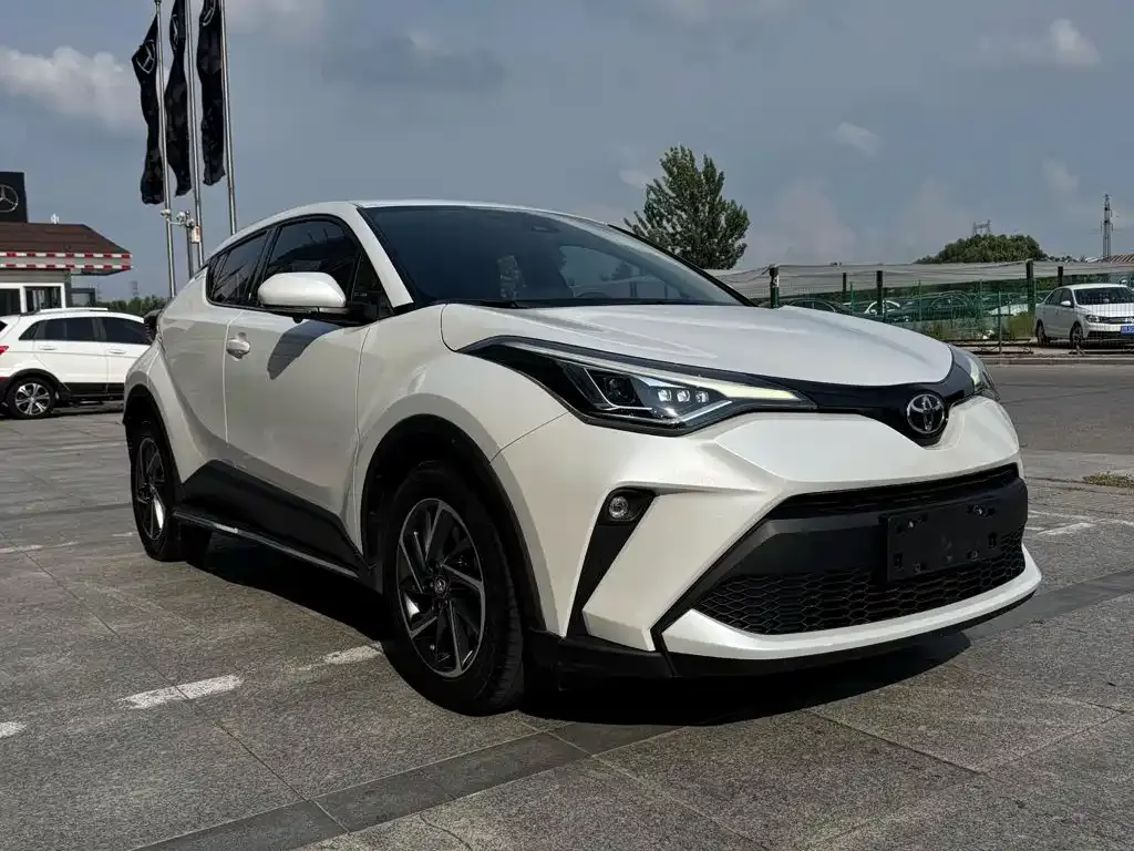Toyota C-HR — фото 9