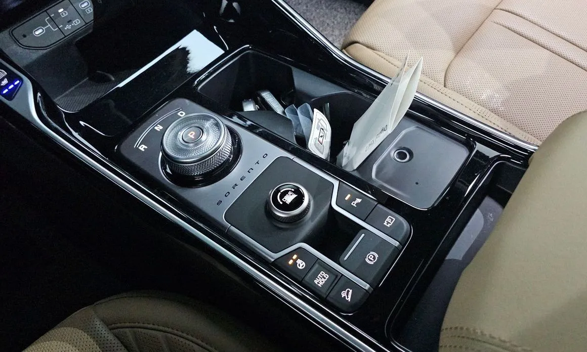 Kia Sorento — фото 7