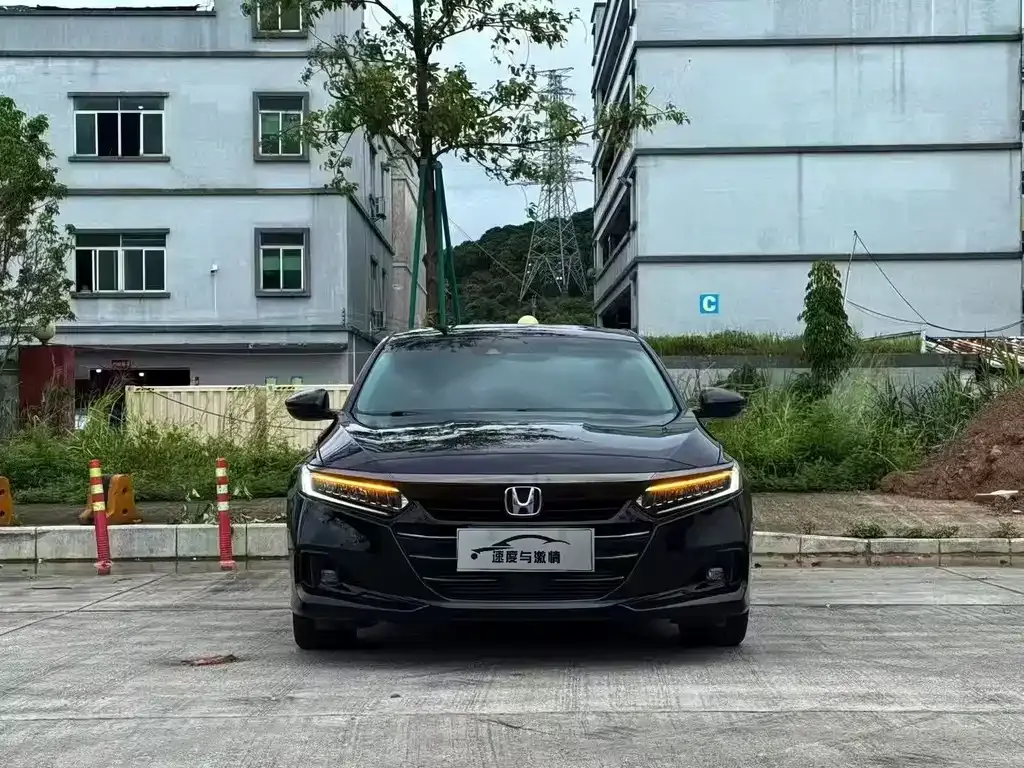 Honda Accord — фото 9
