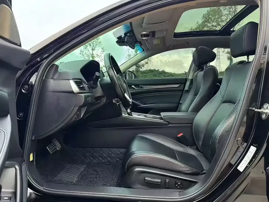 Honda Accord — фото 7