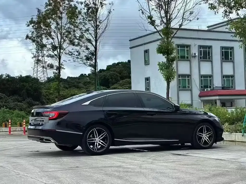 Honda Accord — фото 5
