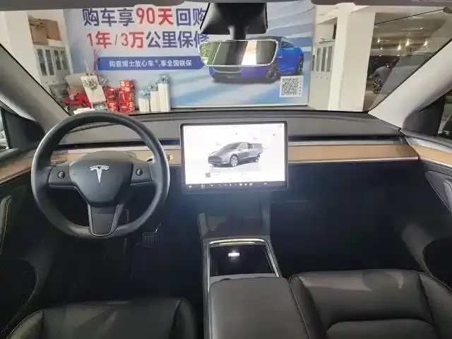 Tesla Model Y — фото 7