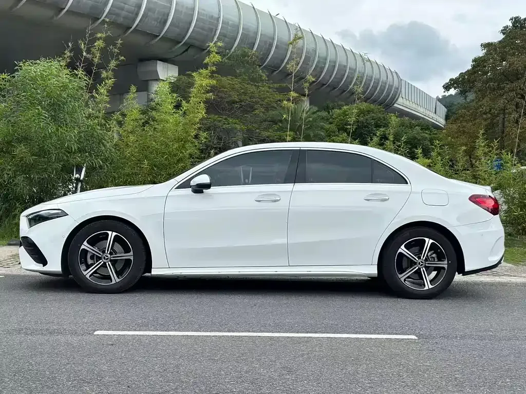 Mercedes-Benz A-Class — фото 10