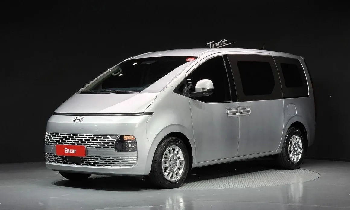 Hyundai Staria — фото 1